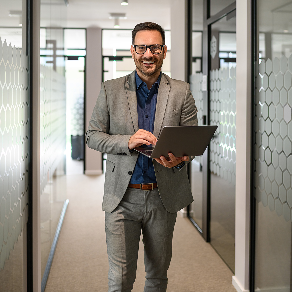 cmmc expert ready to work on solutions with a client